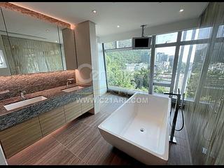 Repulse Bay - The Lily 03