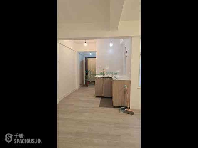Kennedy Town - Tung Hing Mansion 10