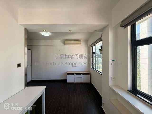 Kennedy Town - Mei Wah Mansion 02