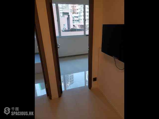 Wan Chai - Wing Tak Building 07