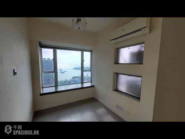 Tai Kok Tsui - Metro Harbour View Phase 1 Block 1 05