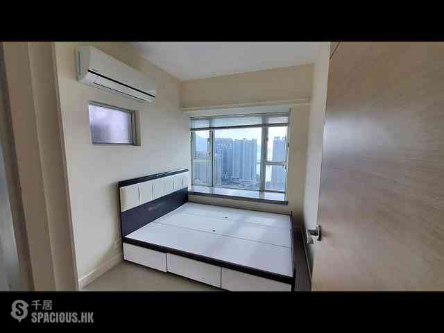 Tai Kok Tsui - Metro Harbour View Phase 1 Block 1 07