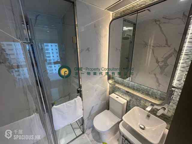 Sai Ying Pun - The Queens 06
