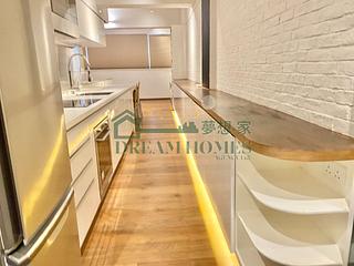 Sai Ying Pun - Luen Tak Building 05