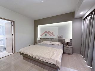Mid Levels Central - Elegant Terrace 09