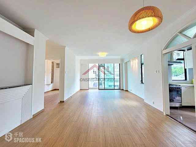 Happy Valley - Holly Court 01