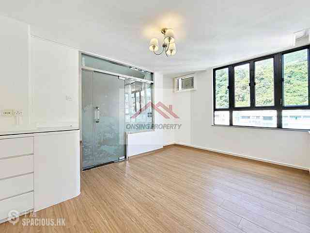 Happy Valley - Holly Court 02