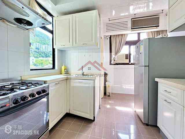 Happy Valley - Holly Court 06