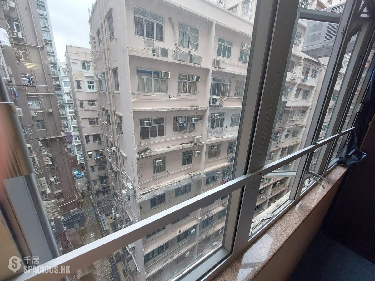 Tsim Sha Tsui - Universal Mansion 01