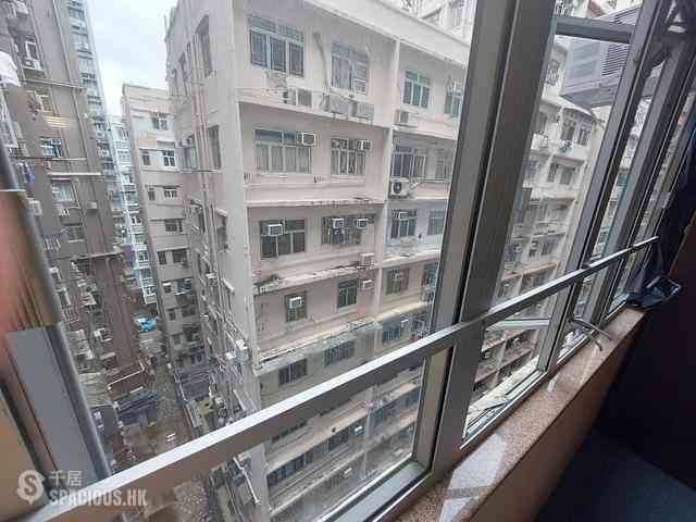 Tsim Sha Tsui - Universal Mansion 01