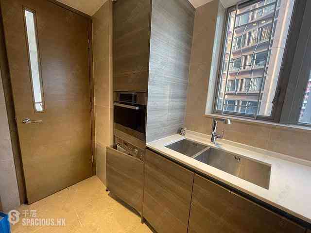 Sai Ying Pun - The Summa Block 1 08