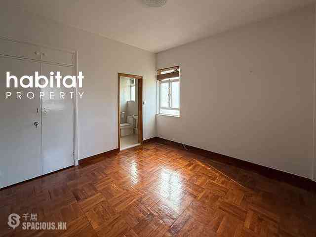The Peak - Vivian Court 14