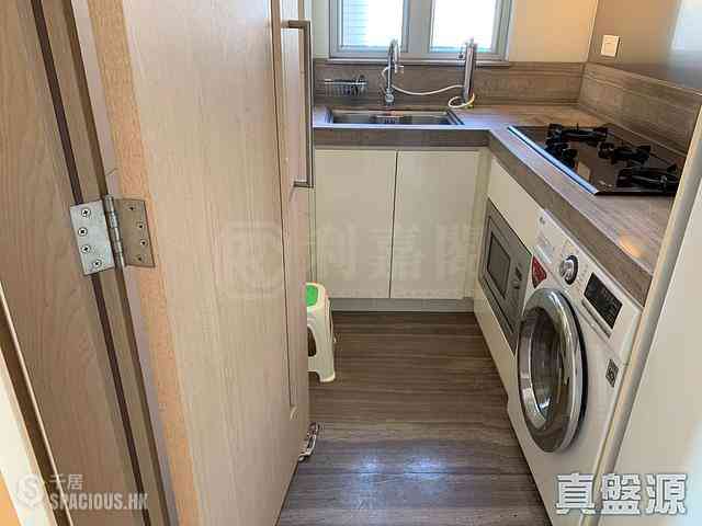 Tai Kok Tsui - Florient Rise 09