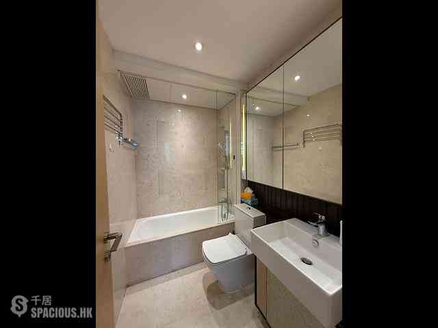 Tseung Kwan O - The Papillons Block 7 04