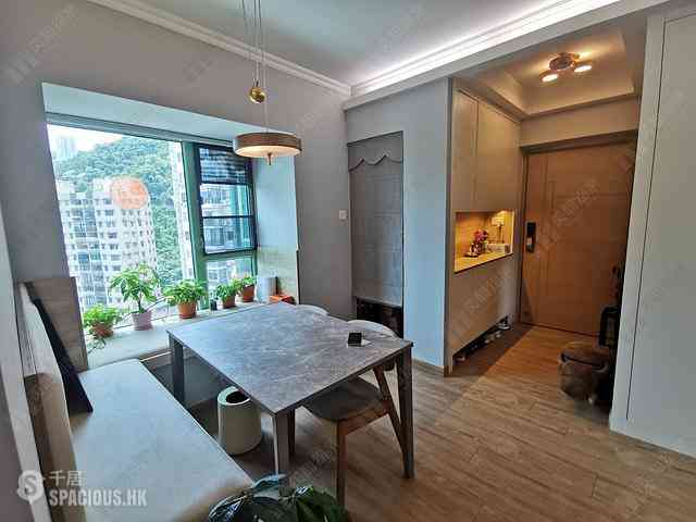 Wan Chai - Royal Court 01
