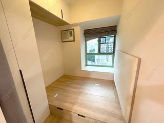 Wan Chai - Royal Court 11