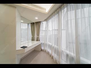 Wan Chai - Convention Plaza Apartments 08