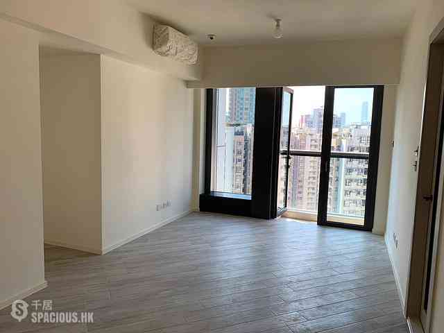 Fortress Hill - Le Sommet Block 1 01