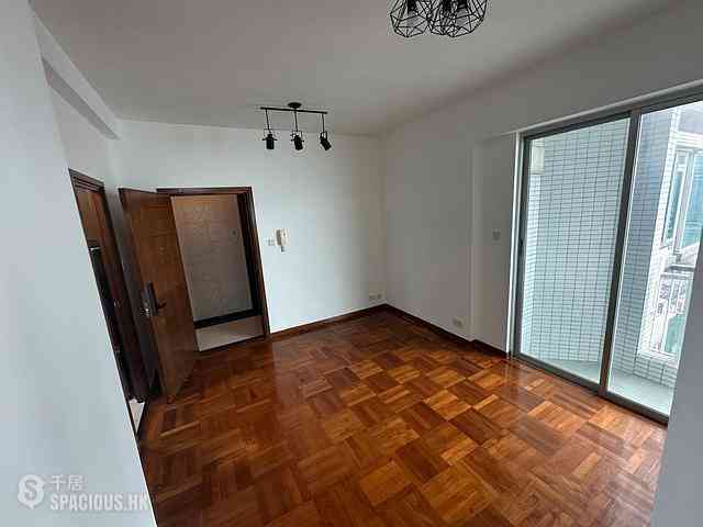 Quarry Bay - Royal Terrace 02