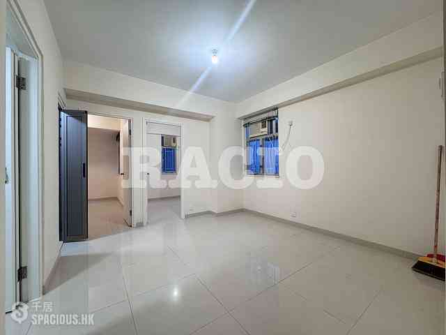Mid Levels Central - On Fung Building 01