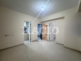 Mid Levels Central - On Fung Building 02