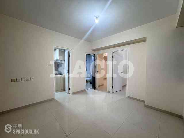 Mid Levels Central - On Fung Building 02