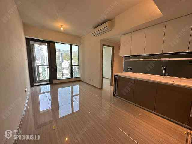 Wong Chuk Hang - The Southside Phase 1 Southland Tower 1B 01