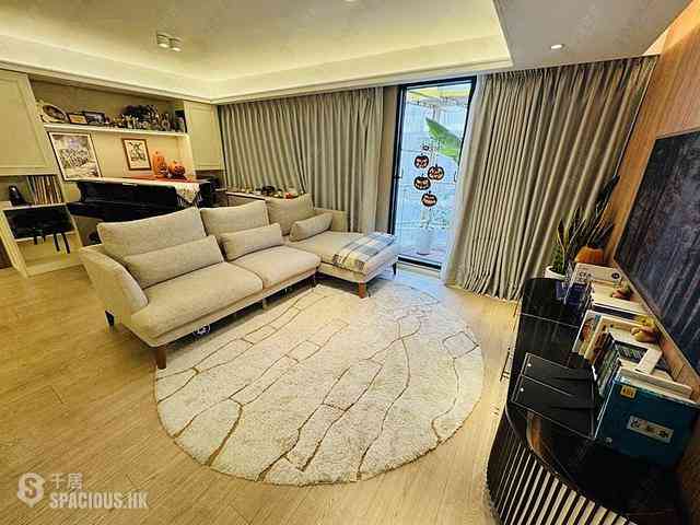 Pok Fu Lam - Aqua 33 01