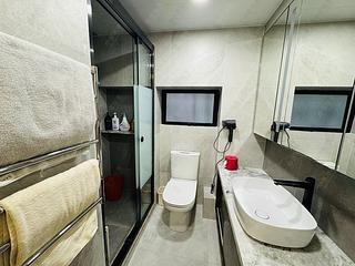 Pok Fu Lam - Aqua 33 10
