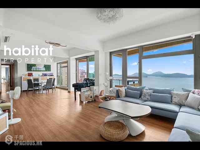 Pok Fu Lam - Villas Sorrento 04