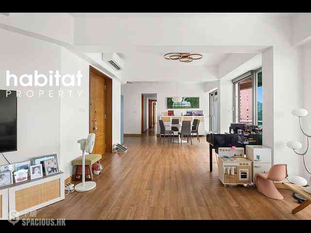 Pok Fu Lam - Villas Sorrento 07