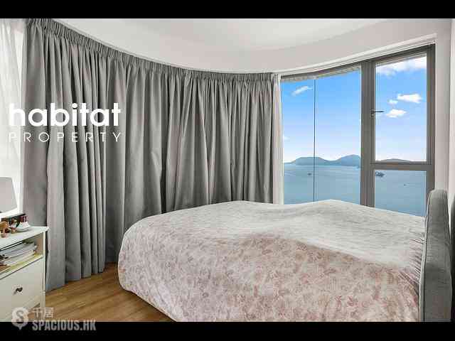 Pok Fu Lam - Villas Sorrento 08