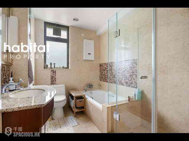 Pok Fu Lam - Villas Sorrento 09