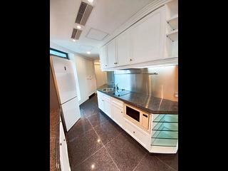 Mid Levels Central - Regence Royale Tower 2 05