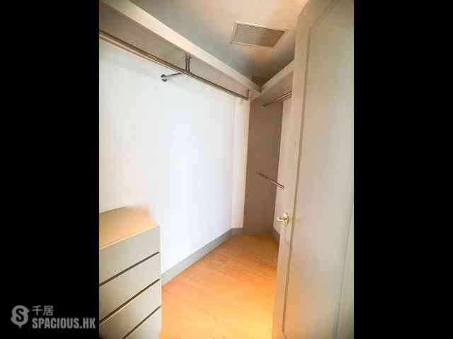 Mid Levels Central - Regence Royale Tower 2 10