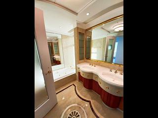 Mid Levels Central - Regence Royale Tower 2 11