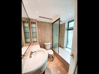 Mid Levels Central - Regence Royale Tower 2 18