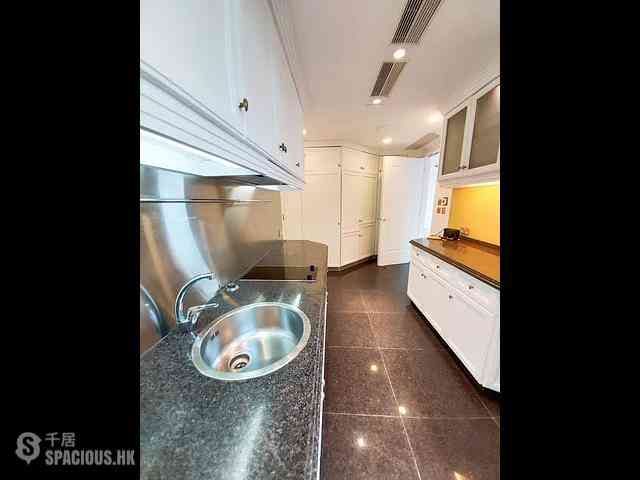 Mid Levels Central - Regence Royale Tower 2 06