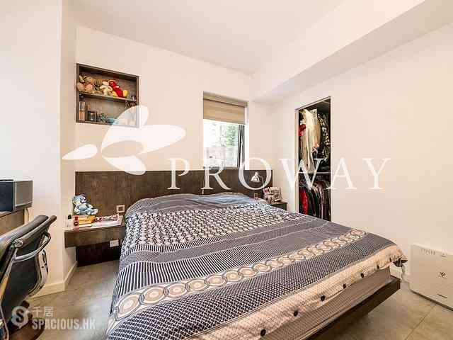 Sai Ying Pun - Golden Phoenix Court 05
