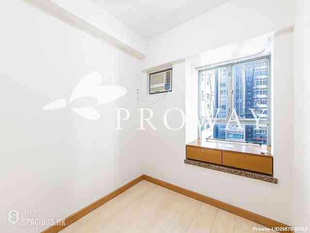 Sheung Wan - Queen's Terrace 06