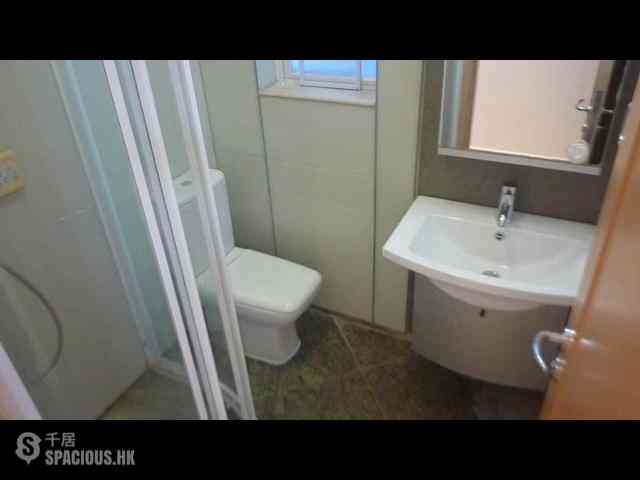 Quarry Bay - The Orchards Block 2 05