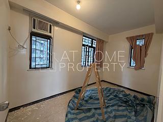 Mid Levels Central - On Fung Building 03
