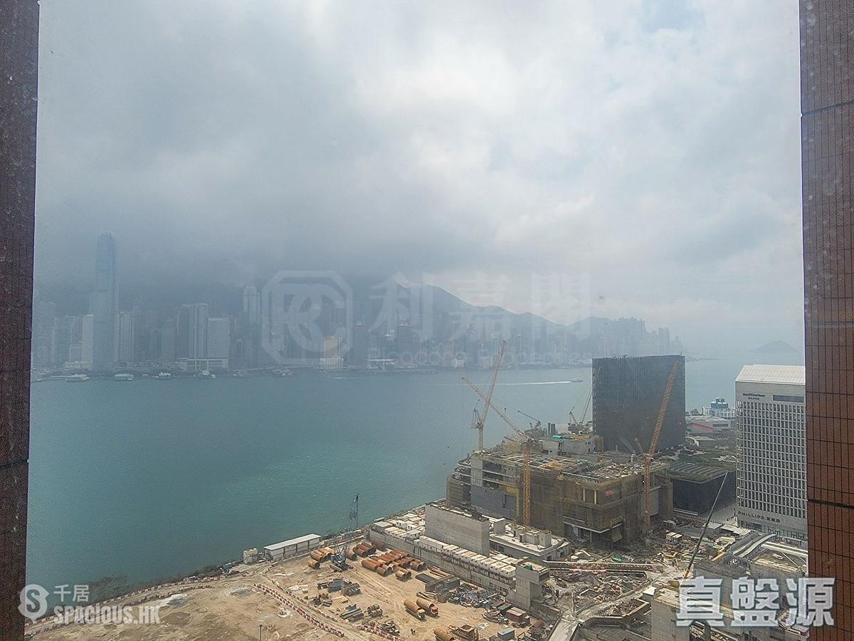 West Kowloon - The Arch Sun Tower (Block 1A) 01