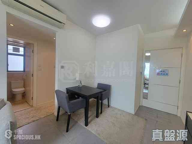 West Kowloon - The Arch Sun Tower (Block 1A) 03