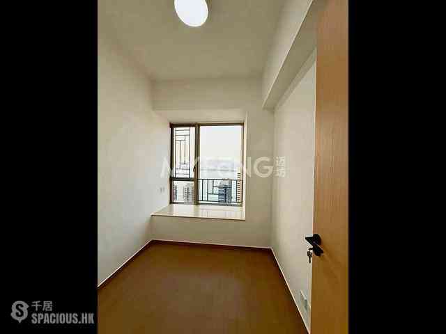 Sai Ying Pun - Island Crest 06