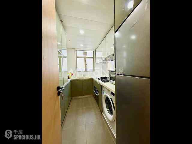 Sai Ying Pun - Island Crest 09
