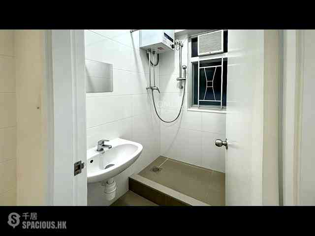 Wan Chai - Kwong Wing House 05
