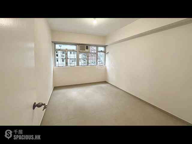 Wan Chai - Kwong Wing House 08
