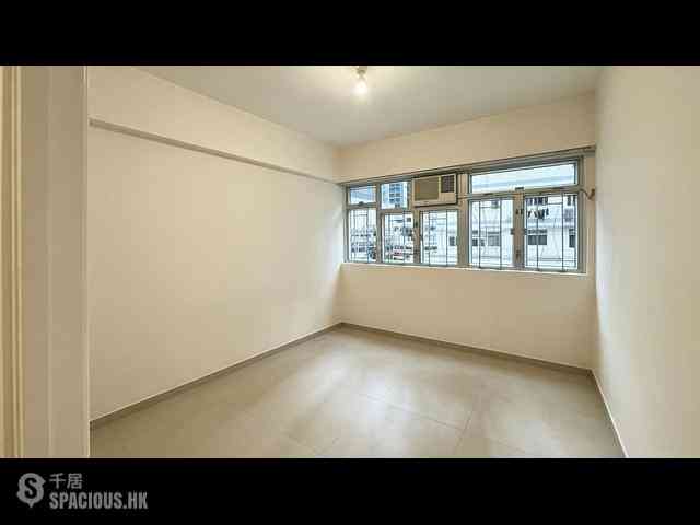 Wan Chai - Kwong Wing House 09