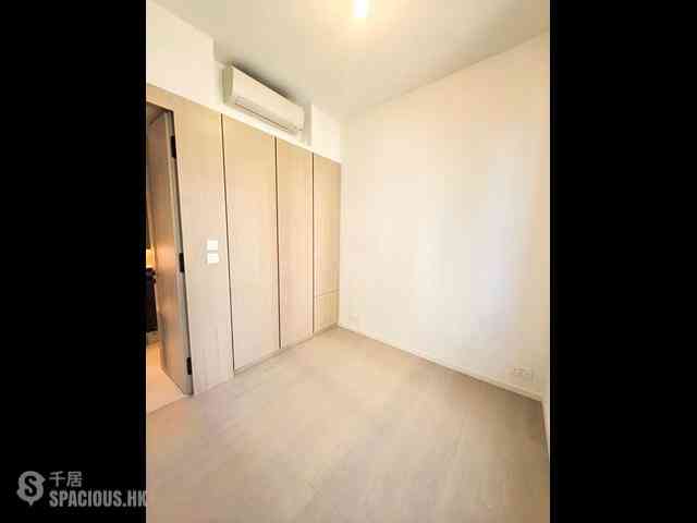 Wan Chai - 33 Kennedy Road 03